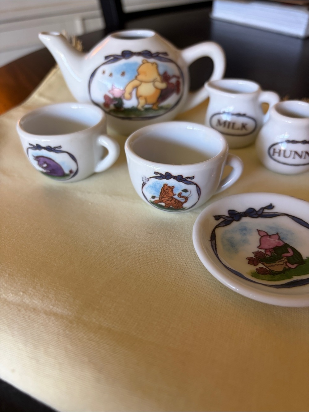 Winnie the Pooh kids tea set